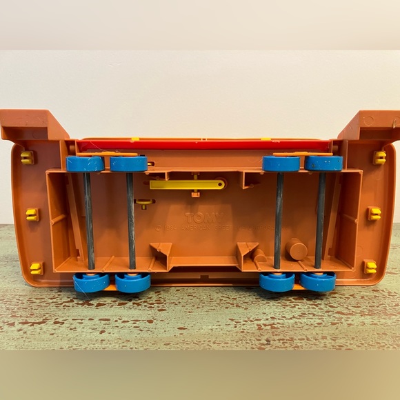 Vintage 1984 TOMY Get Along Gang Clubhouse Caboose Toy & Original Box - Picture 7 of 11